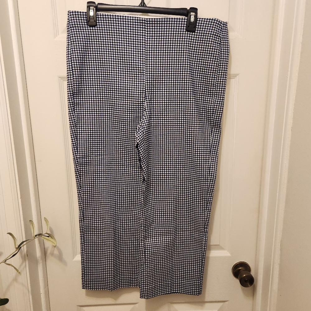 Chico's  Navy and White Checkered Crops / Ankle Pants